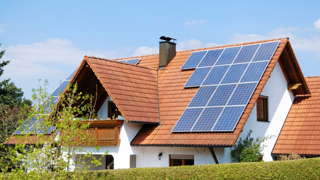 Energiesparen und Umwelt schützen Photovoltaik Installation